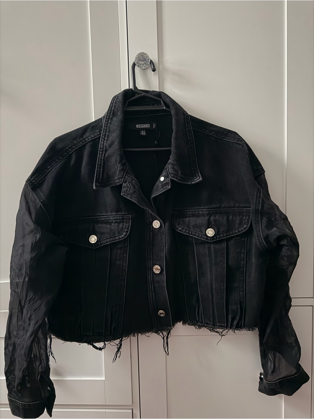 Missguided Black Cropped Raw-Hem Denim Jacket